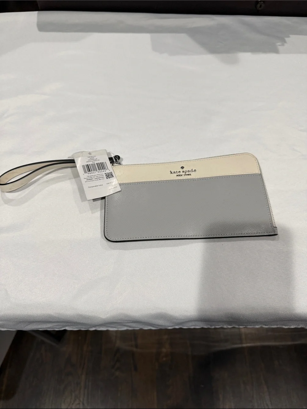 kate spade Two-Tone Wristlet in Cream and Light Gray